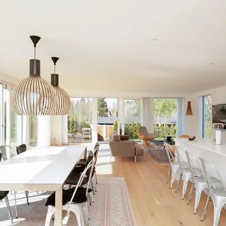 6 Person In Hornbaek-by Traum *