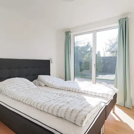 6 Person In Hornbaek-by Traum