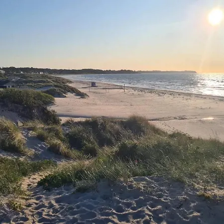 6 Person In Hornbaek-by Traum